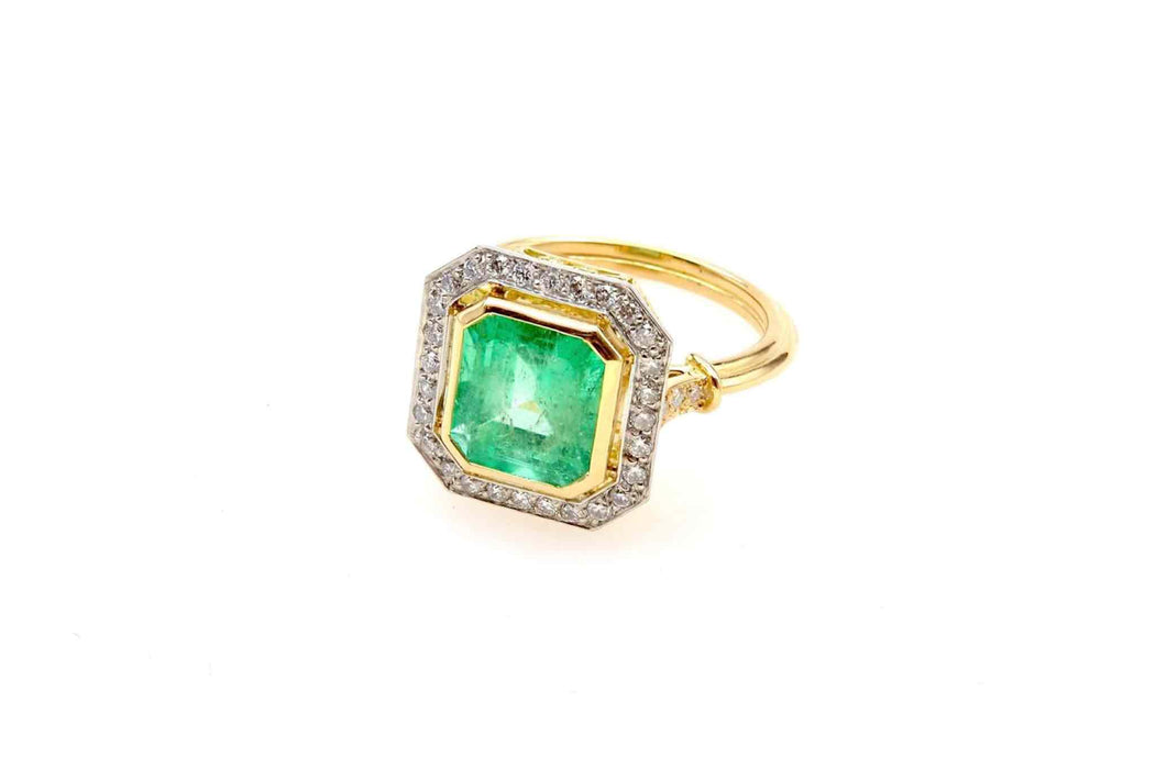 Bague hexagonale Or jaune Platine Emeraude Diamants