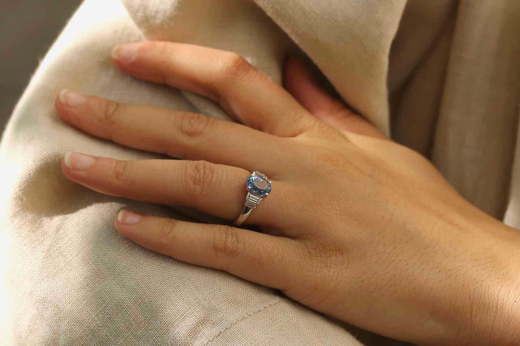 Bague Or blanc Saphir de Ceylan Diamants