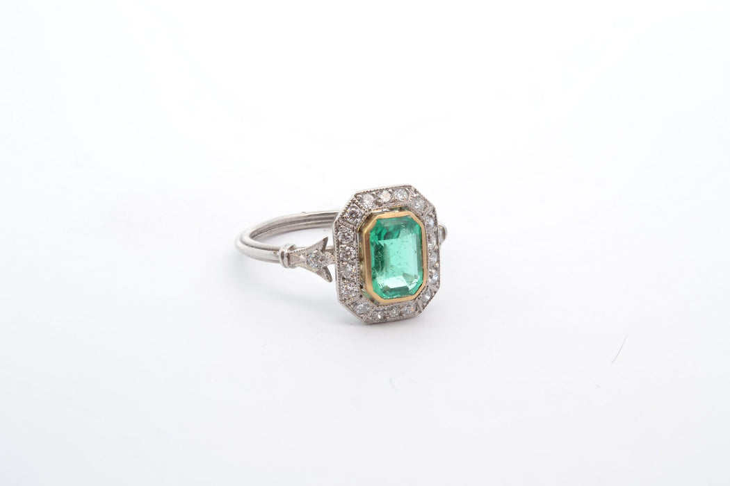 Bague Or jaune Platine Emeraude Diamants