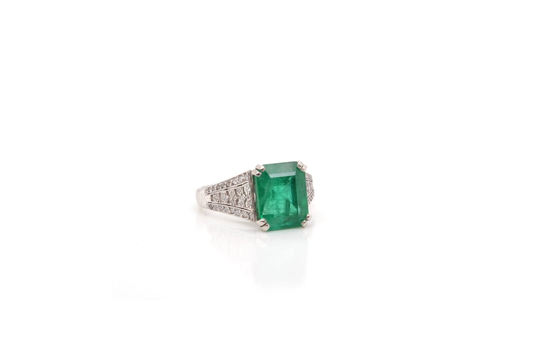 Bague Art Déco Platine Emeraude Diamants