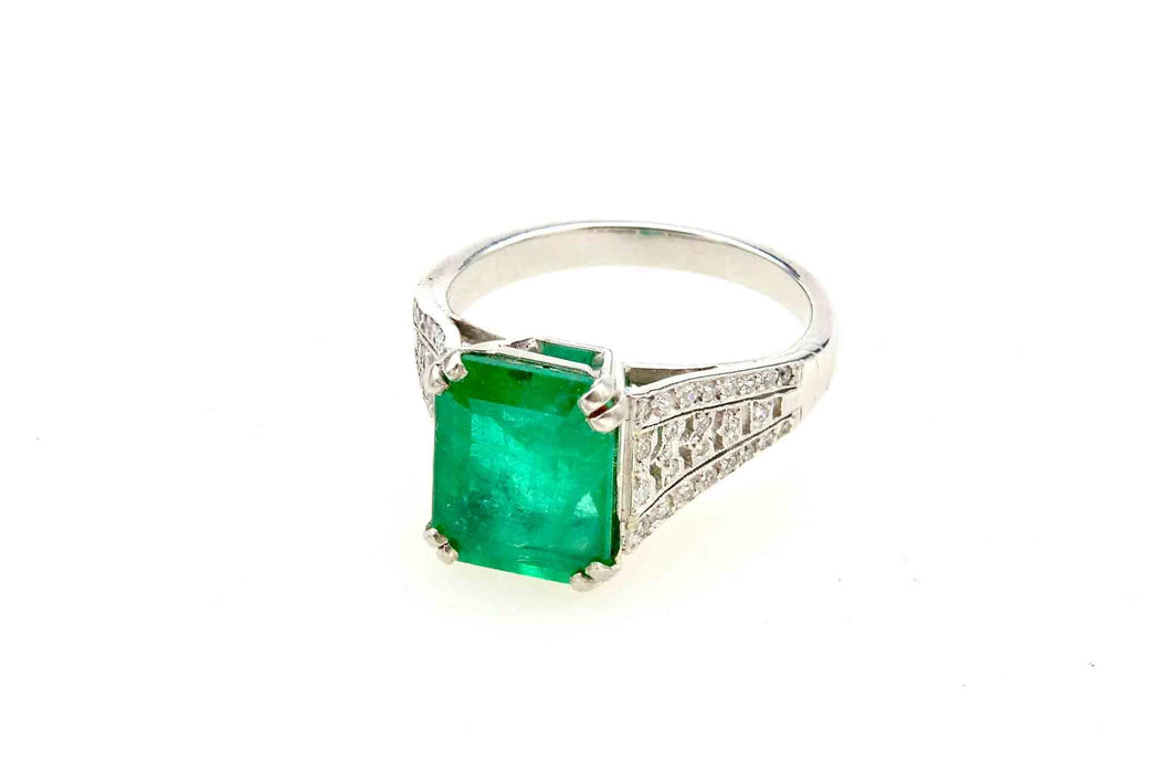 Bague Art Déco Platine Emeraude Diamants