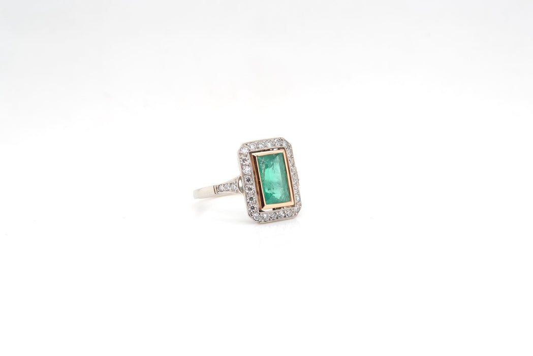 Bague rectangle Or jaune Platine Emeraude Diamants