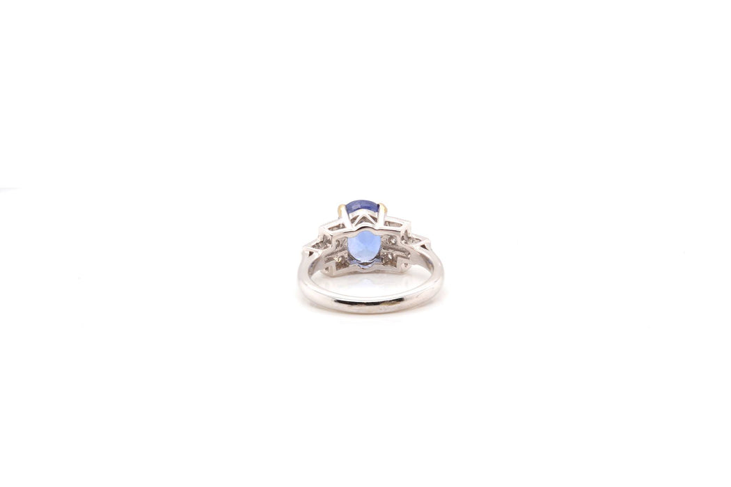 Bague saphir de Ceylan et diamants en or blanc 18k