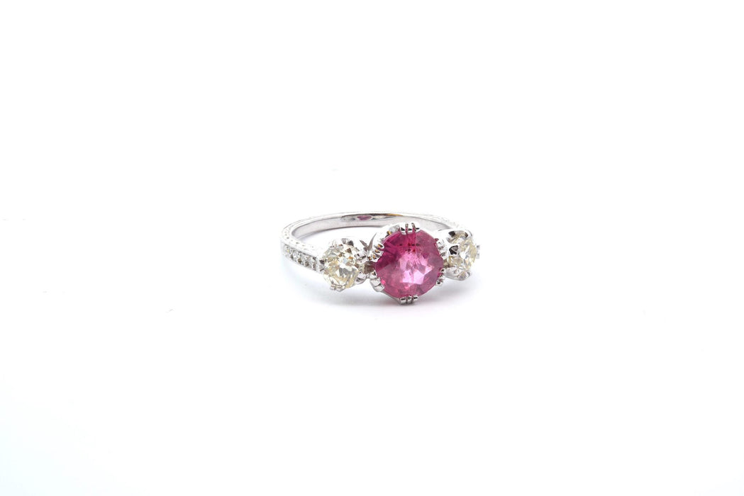 Bague saphir rose et diamants