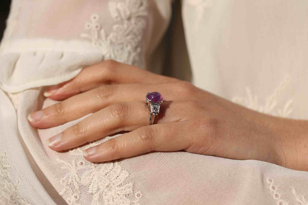 Bague vintage saphir rose de Ceylan étoilé