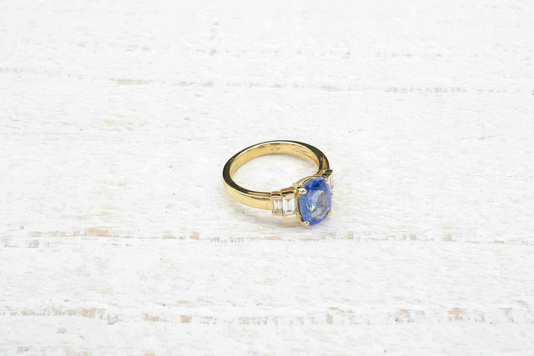 Bague Or jaune Saphir ovale Diamants