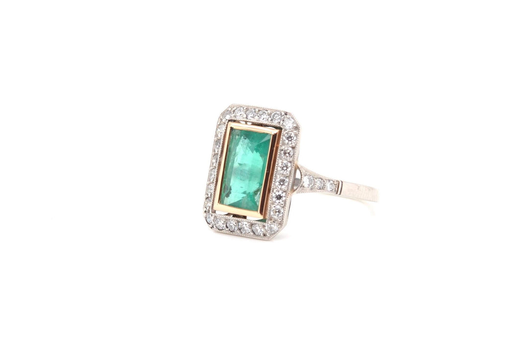 Bague rectangle Or jaune Platine Emeraude Diamants