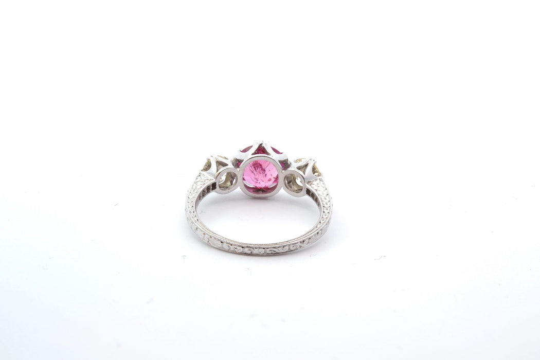 Bague saphir rose et diamants