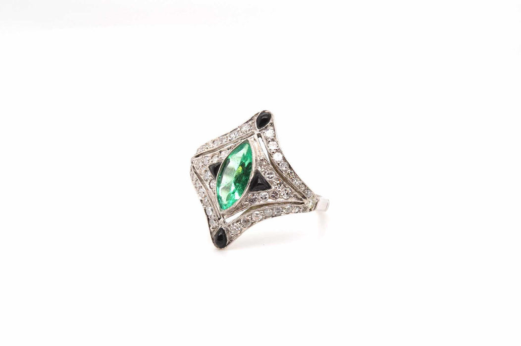 Bague Art Déco Platine Emeraude Saphirs Diamants