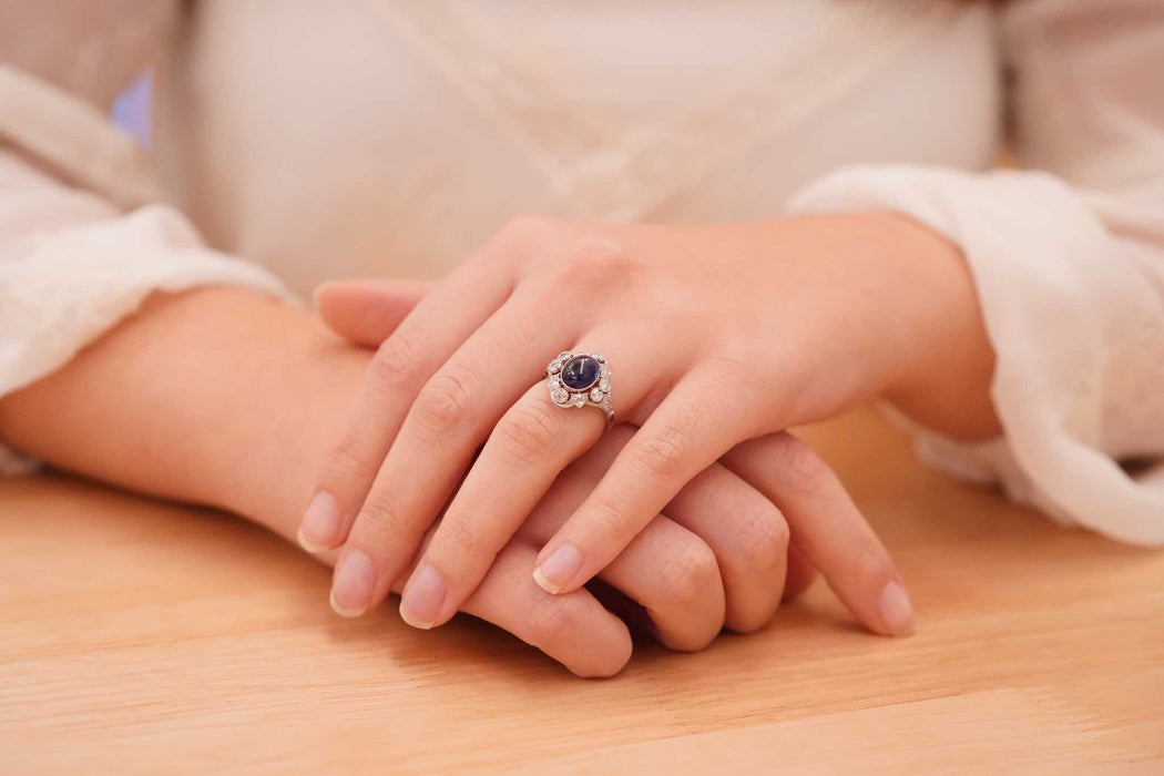 Bague Platine Saphir cabochon Diamants