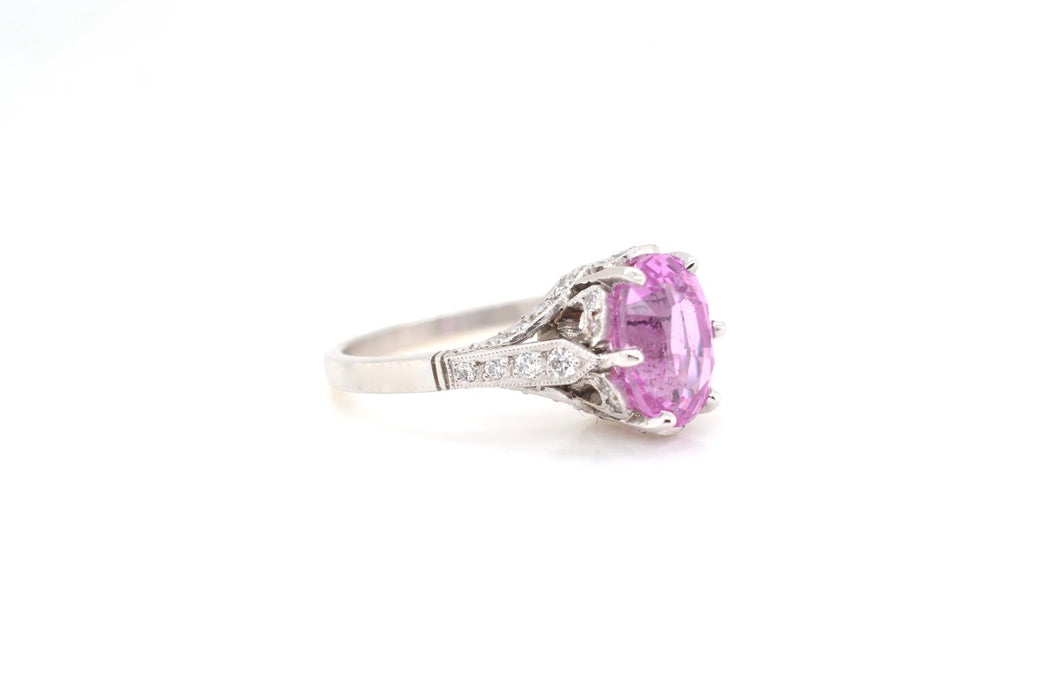 Bague Platine Saphir rose ovale Diamants