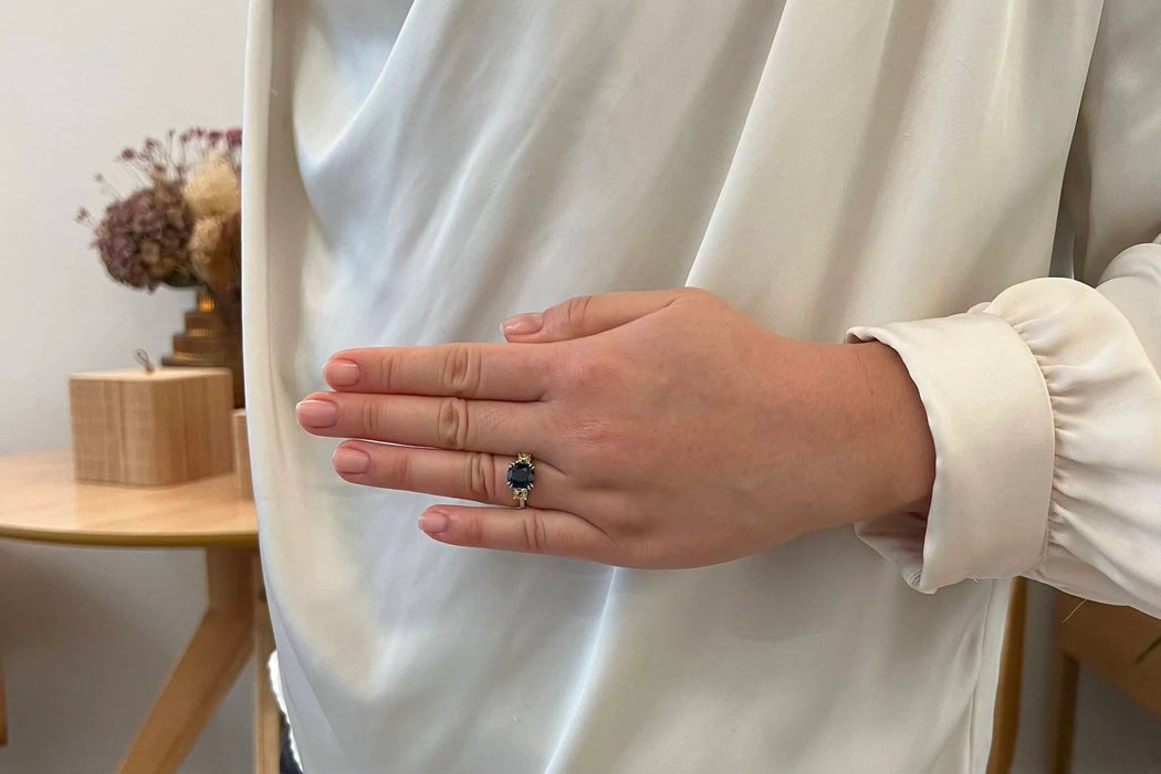 Bague Platine Saphir Diamants jaunes