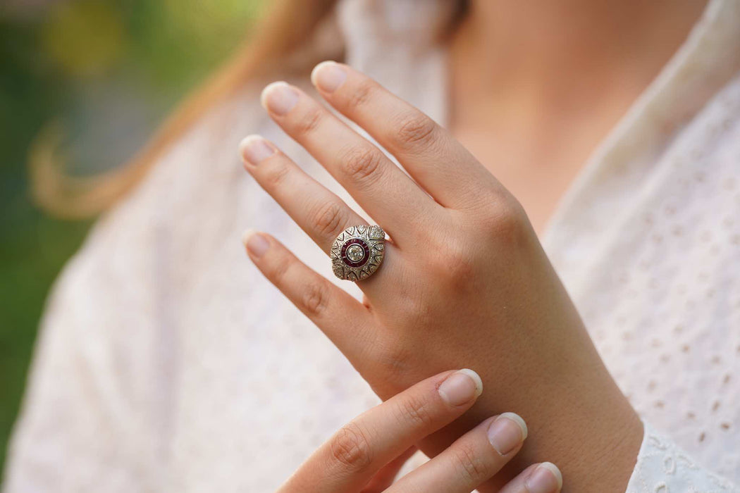 Bague Dôme Art Déco Diamants Rubis Platine